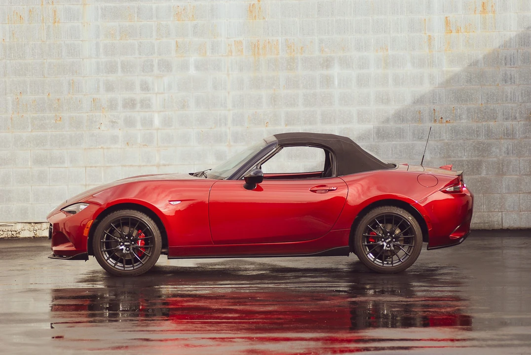 2023 Mazda ND MX-5 Miata - Image 11 of 31