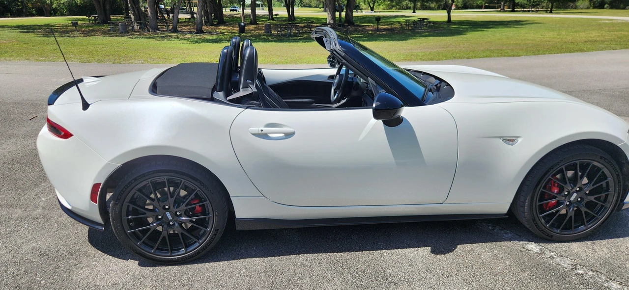 2023 Mazda ND MX-5 Miata - Image 13 of 31