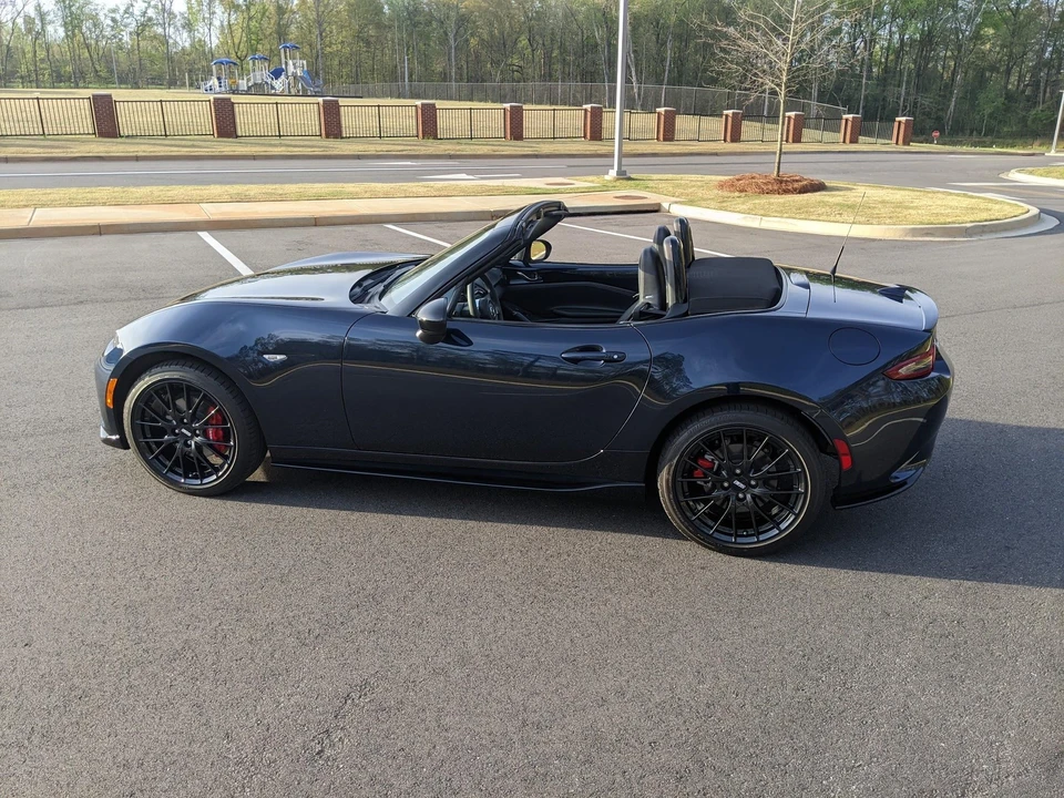 2023 Mazda ND MX-5 Miata - Image 12 of 31