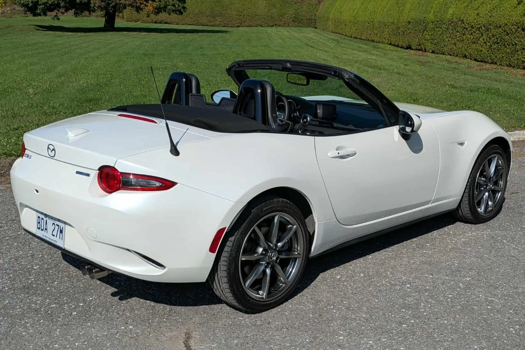 2023 Mazda ND MX-5 Miata - Image 4 of 6