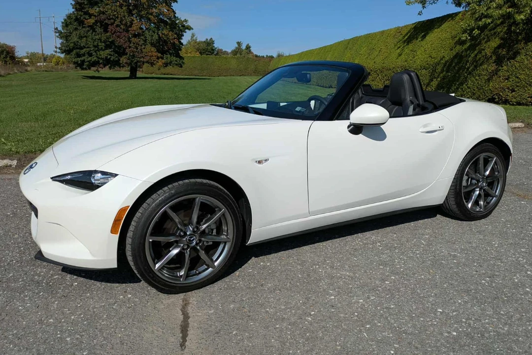 2023 Mazda ND MX-5 Miata - Image 2 of 6