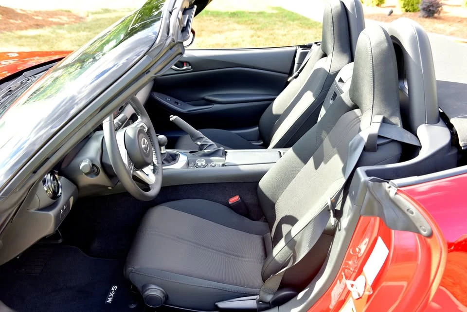 2023 Mazda ND MX-5 Miata - Image 17 of 20