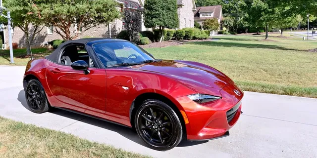 2023 Mazda MX-5 Miata Sport
