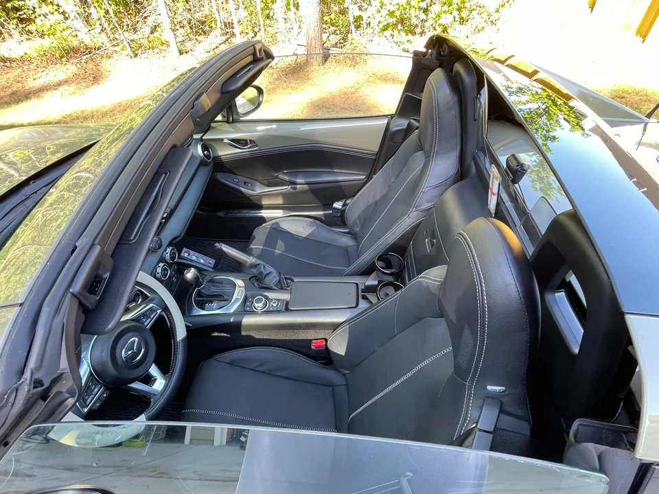 2023 Mazda ND MX-5 Miata - Image 27 of 31