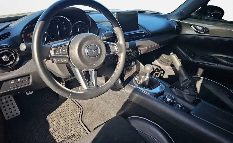 2023 Mazda ND MX-5 Miata - Image 17 of 18