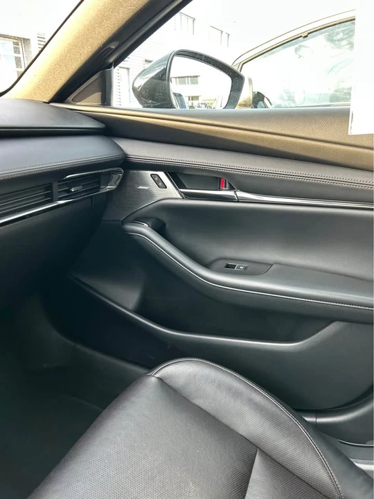 2023 Mazda Mazda 3 4th Gen - Image 8 of 13