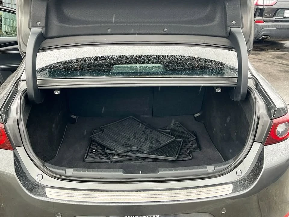 2023 Mazda Mazda 3 4th Gen - Image 17 of 18