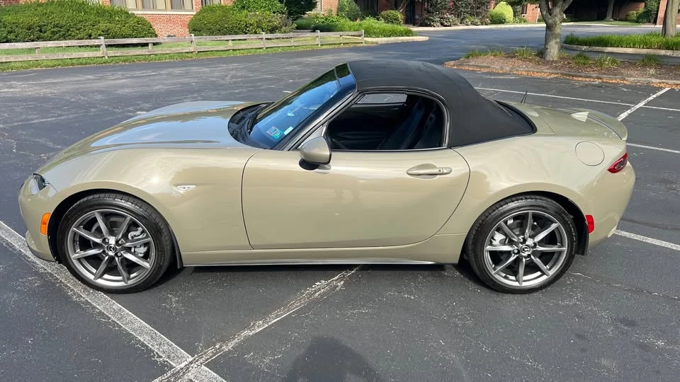 2023 Mazda ND MX-5 Miata - Image 15 of 18