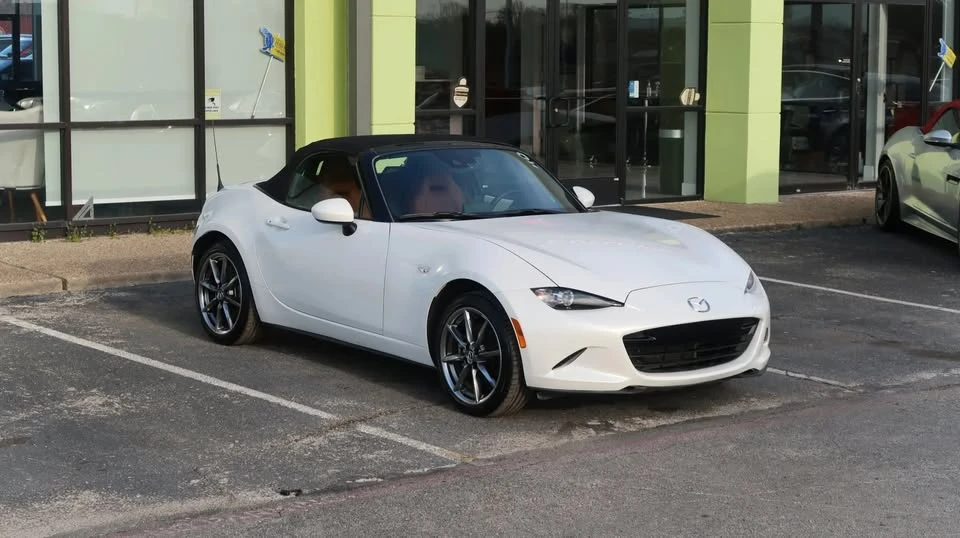 2023 Mazda ND MX-5 Miata - Image 5 of 19