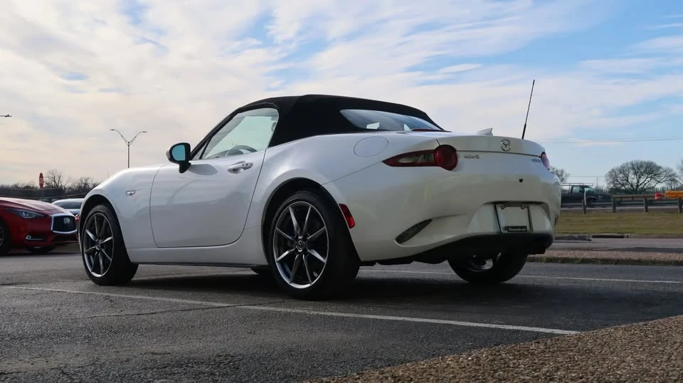 2023 Mazda ND MX-5 Miata - Image 15 of 19
