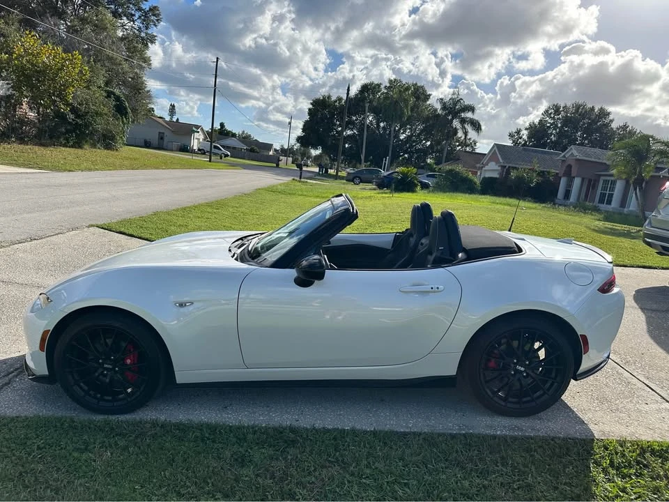 2023 Mazda ND MX-5 Miata - Image 18 of 19
