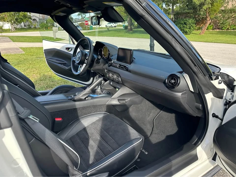 2023 Mazda ND MX-5 Miata - Image 10 of 19