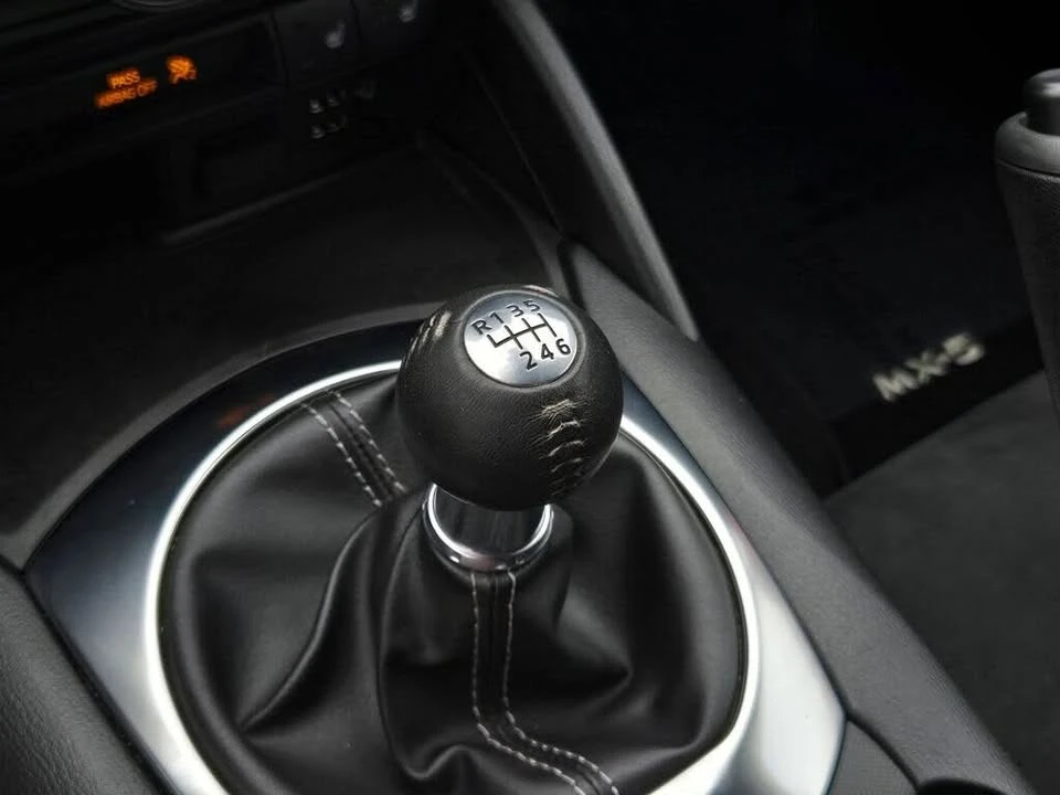 2023 Mazda ND MX-5 Miata - Image 18 of 19
