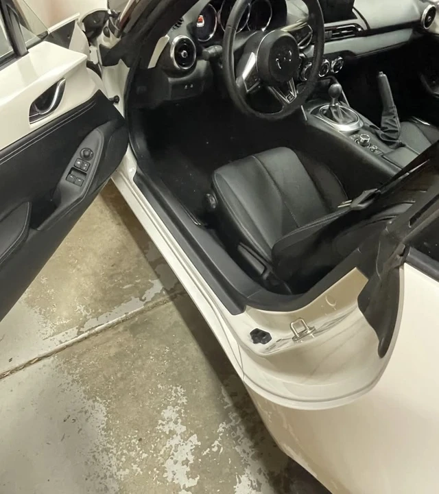 2023 Mazda ND MX-5 Miata - Image 9 of 11