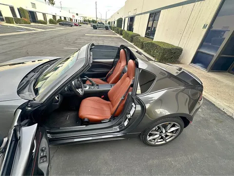 2023 Mazda MX-5 Miata RF Grand Touring Convertible
