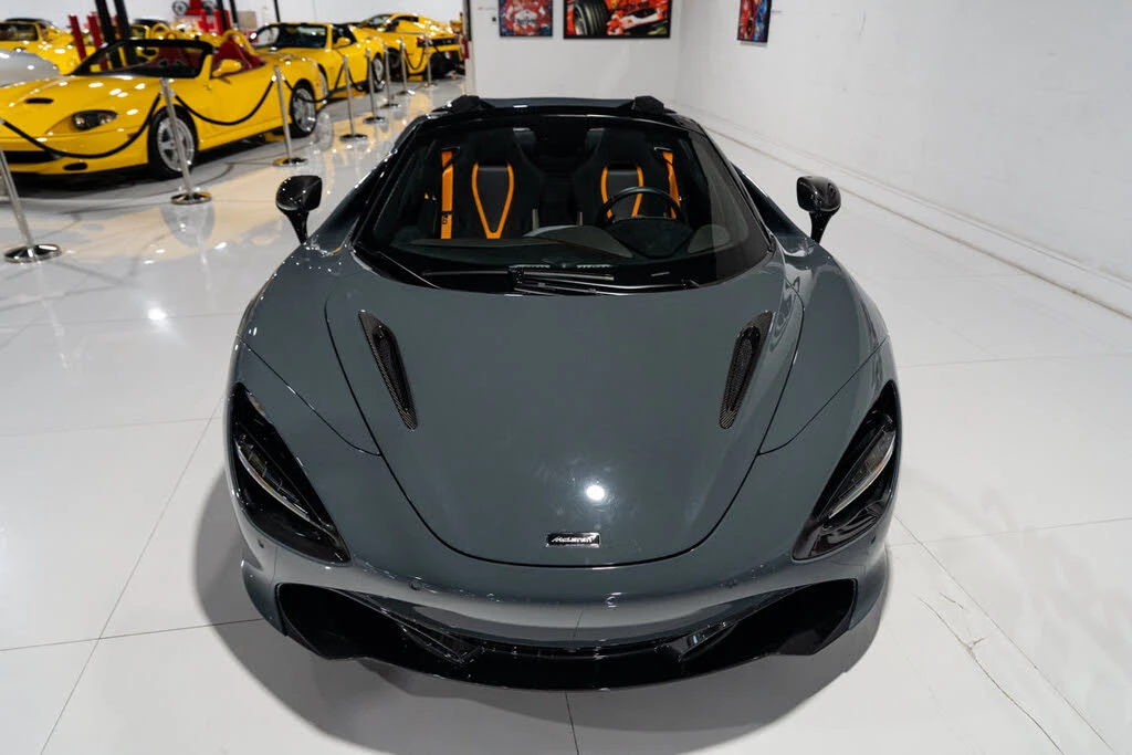 2023 McLaren 720S Spider - Image 2 of 31