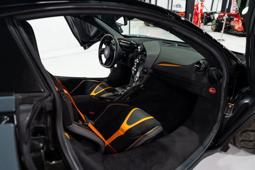 2023 McLaren 720S Spider - Image 27 of 31