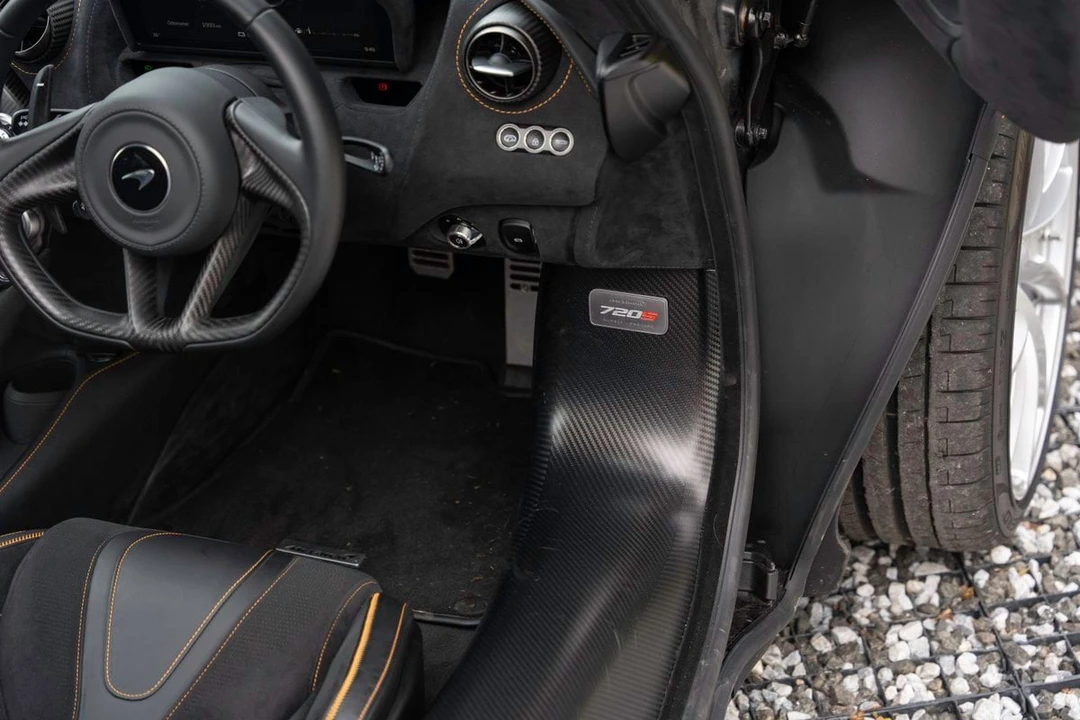 2023 McLaren 720S - Image 28 of 31