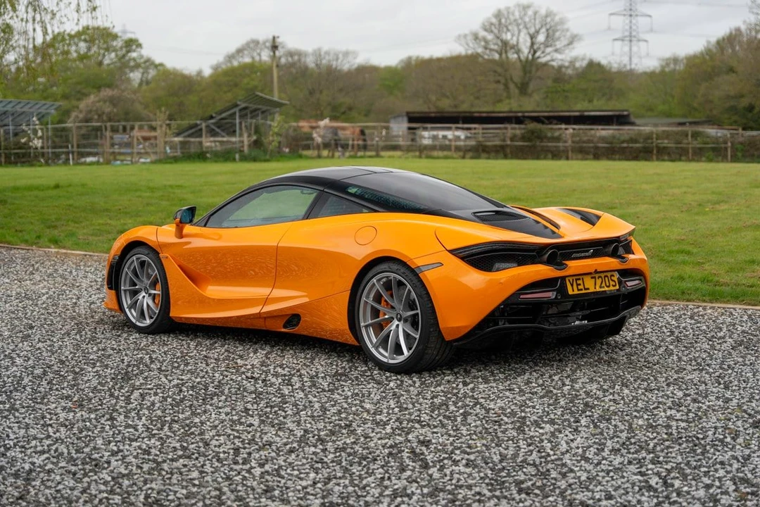 2023 McLaren 720S - Image 19 of 31