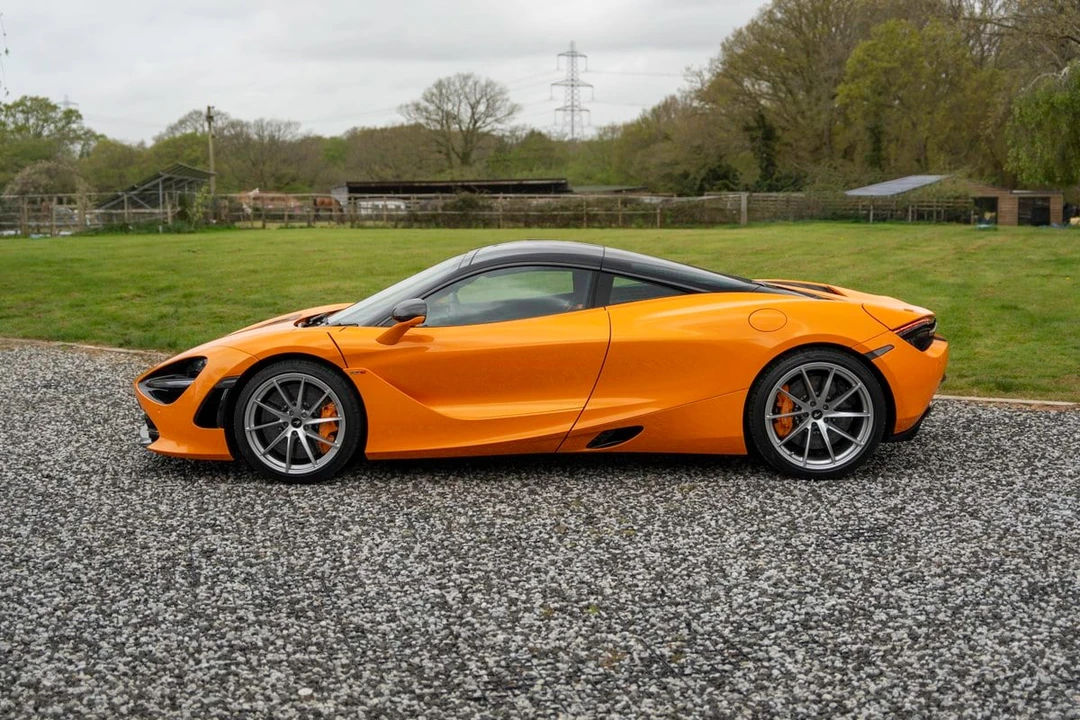 2023 McLaren 720S - Image 15 of 31