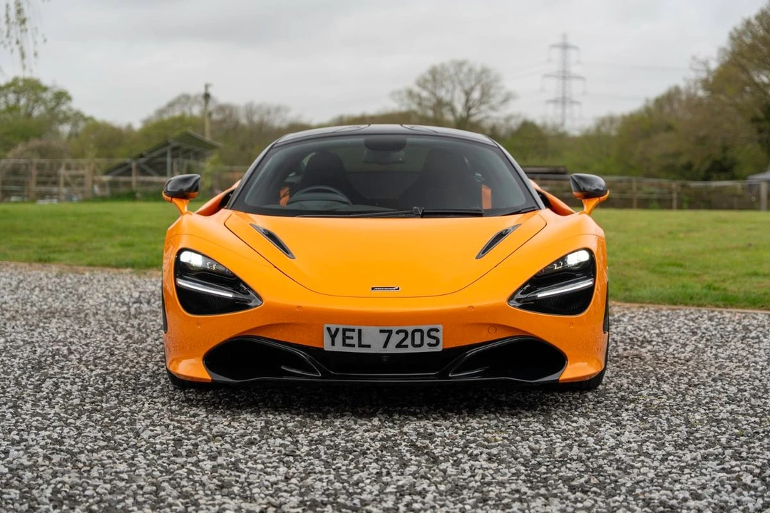 2023 McLaren 720S - Image 2 of 31