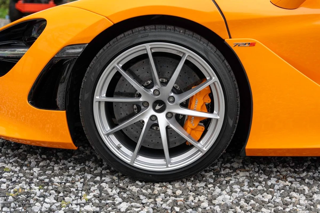 2023 McLaren 720S - Image 21 of 31