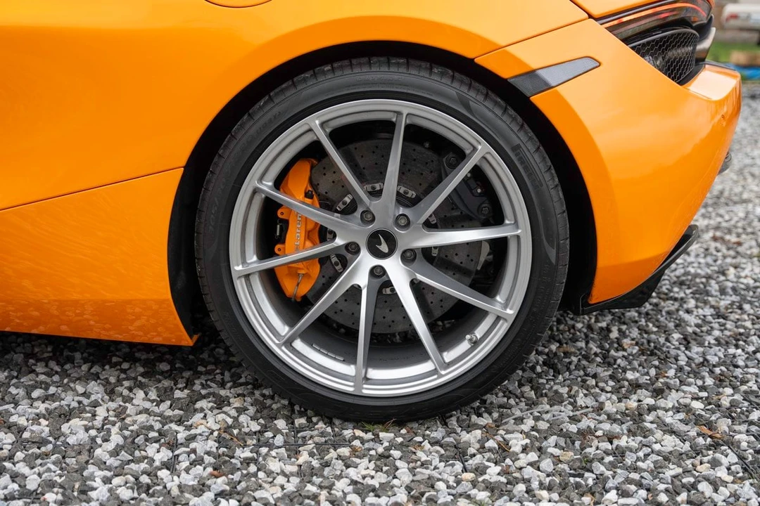 2023 McLaren 720S - Image 23 of 31