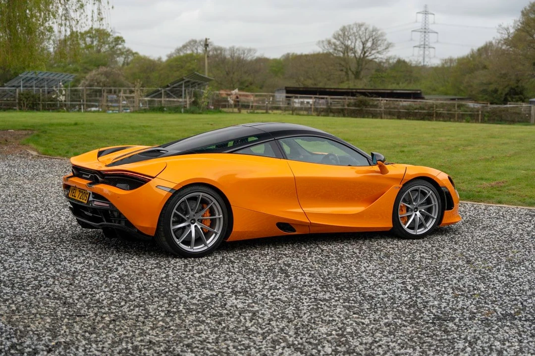 2023 McLaren 720S - Image 17 of 31