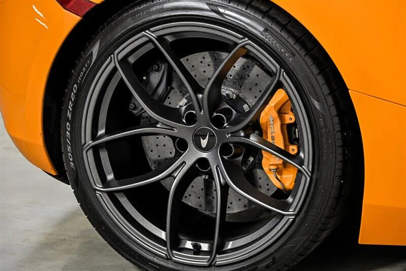 2023 McLaren 720S Spider - Image 16 of 31
