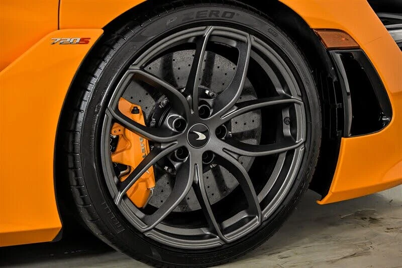 2023 McLaren 720S Spider - Image 17 of 31