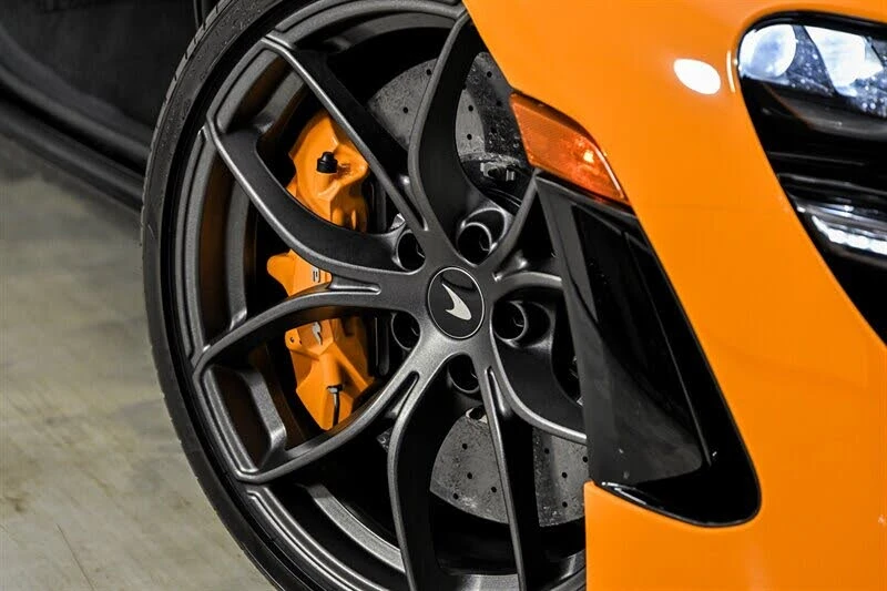 2023 McLaren 720S Spider - Image 3 of 31
