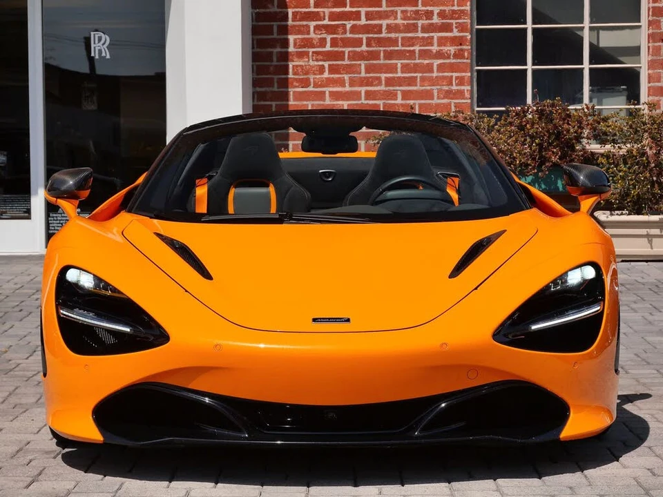 2023 McLaren 720S Spider - Image 2 of 31
