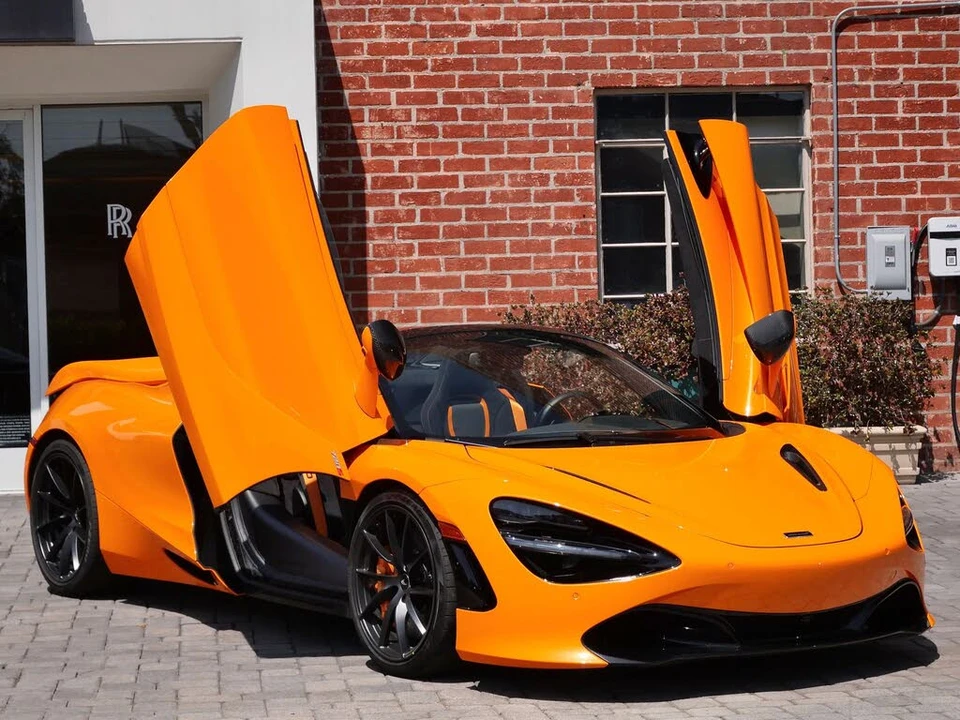 2023 McLaren 720S Spider - Image 18 of 31