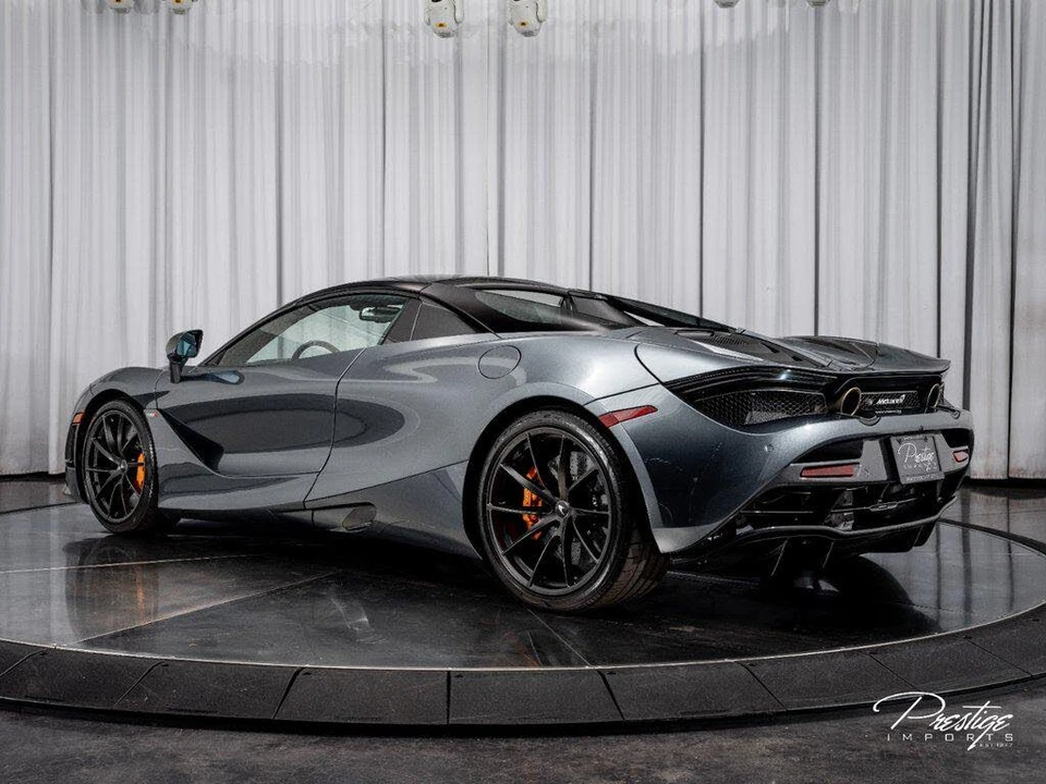 2023 McLaren 720S - Image 17 of 31