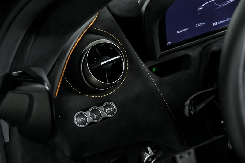 2023 McLaren - Image 26 of 31