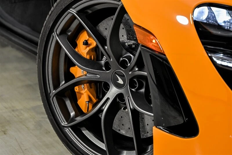 2023 McLaren 720S Spider - Image 3 of 31
