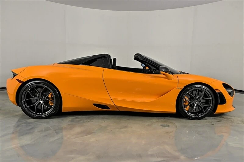 2023 McLaren 720S Spider - Image 14 of 31