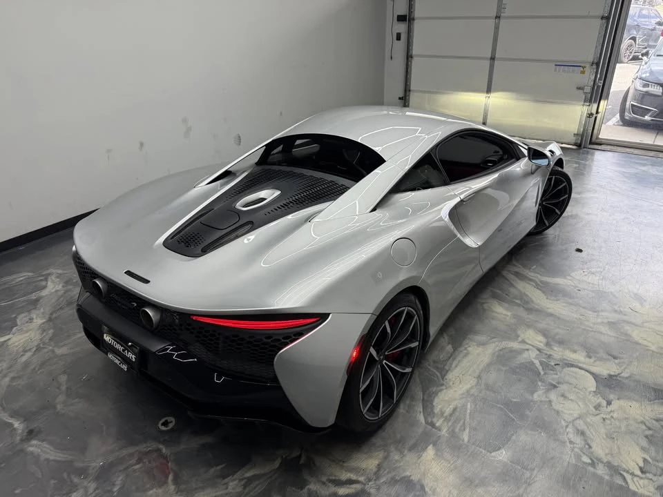 2023 McLaren - Image 4 of 8