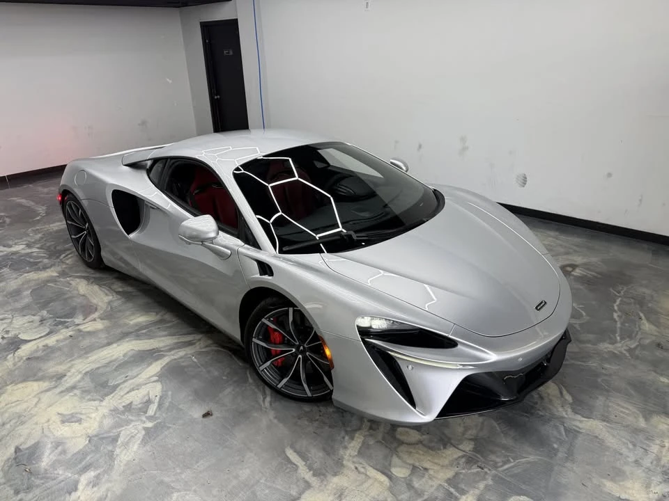 2023 McLaren - Image 5 of 8