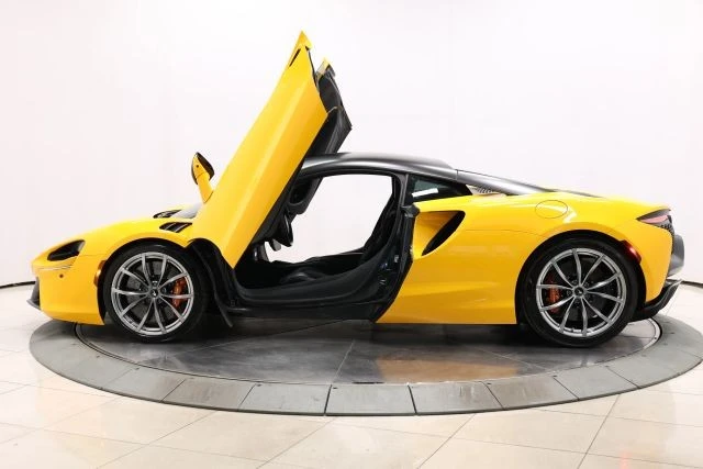 2023 McLaren Artura - Image 10 of 31