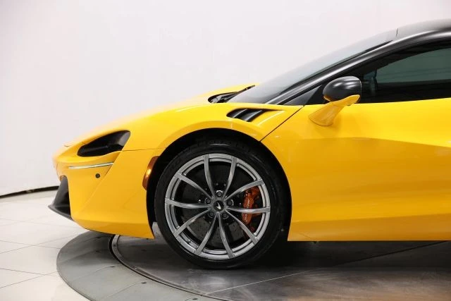 2023 McLaren Artura - Image 7 of 31