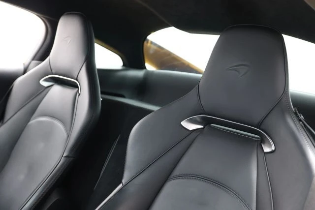 2023 McLaren Artura - Image 13 of 31