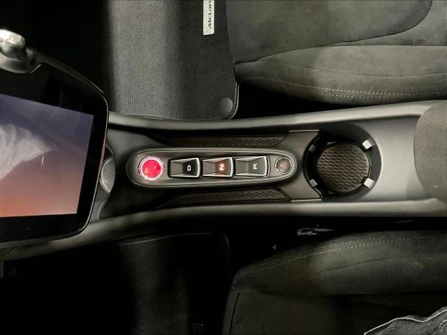 2023 McLaren Artura - Image 22 of 31