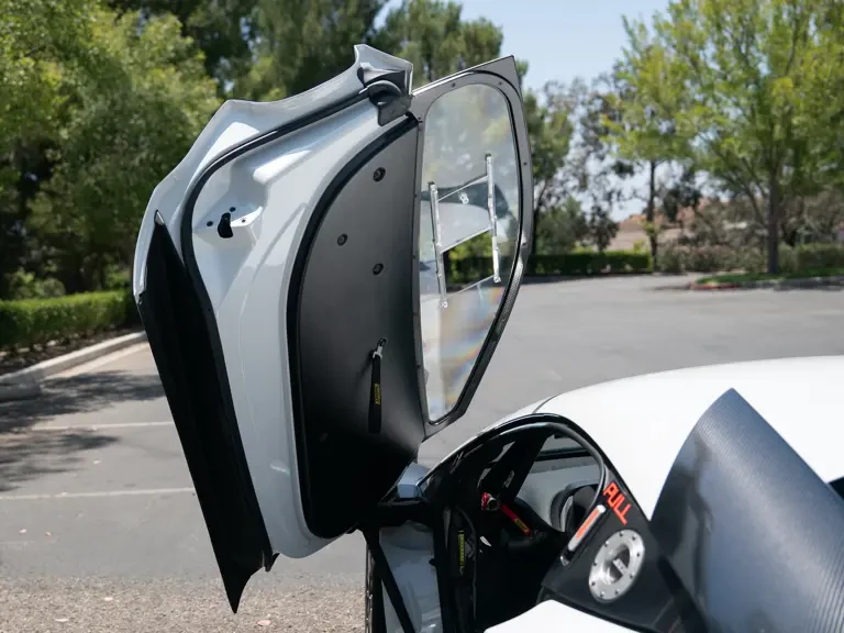 2023 McLaren Artura - Image 18 of 31