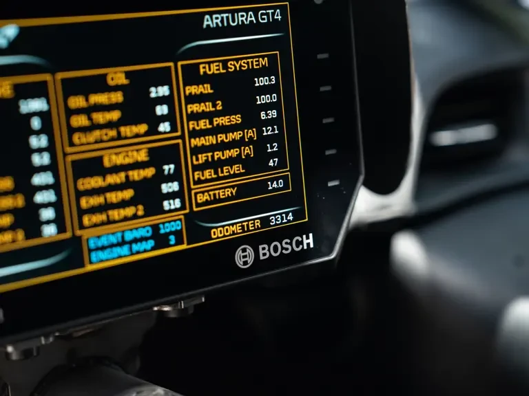 2023 McLaren Artura - Image 13 of 31