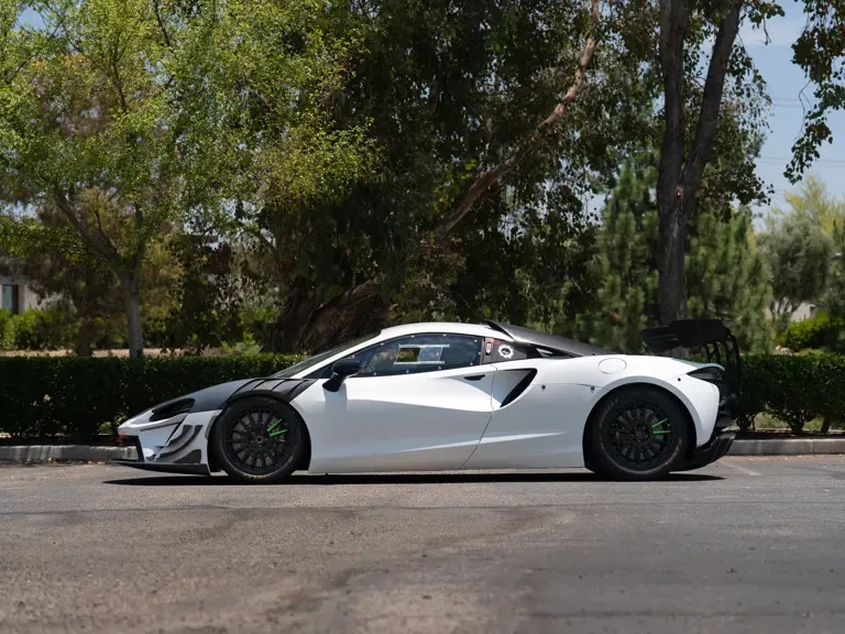 2023 McLaren Artura - Image 10 of 31