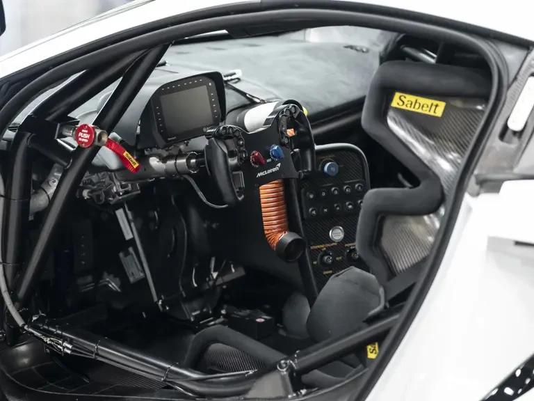2023 McLaren Artura - Image 5 of 31