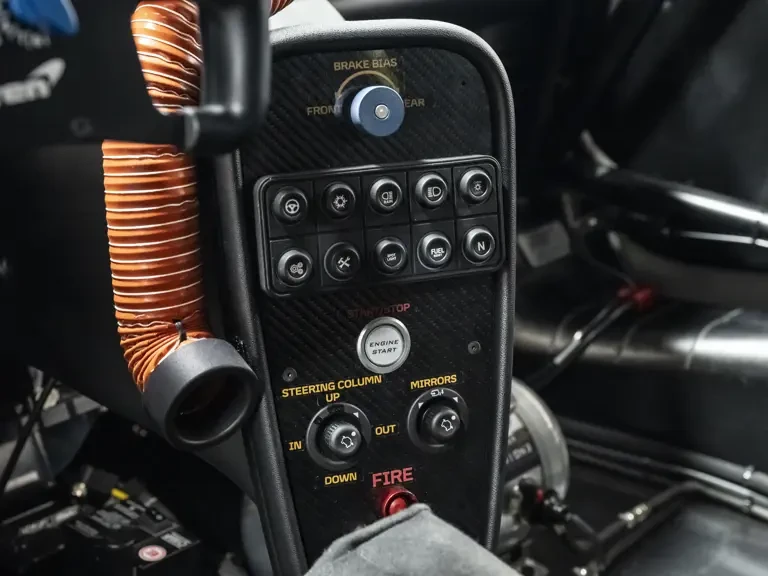 2023 McLaren Artura - Image 17 of 31