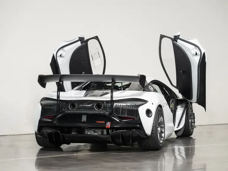 2023 McLaren Artura - Image 10 of 31