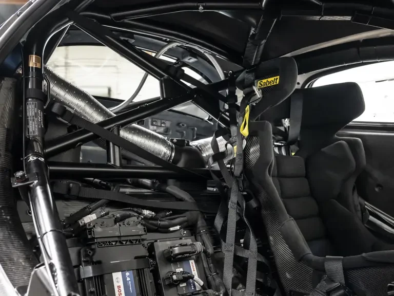 2023 McLaren Artura - Image 25 of 31